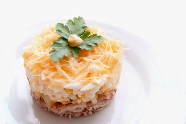 Салат из курочки с ананасом