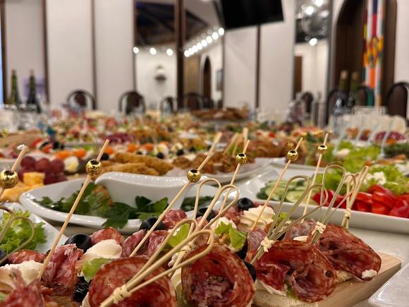 Фуршетное меню с тостами на 10 персон в Рязани