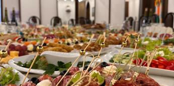 Фуршетное меню с тостами на 10 персон